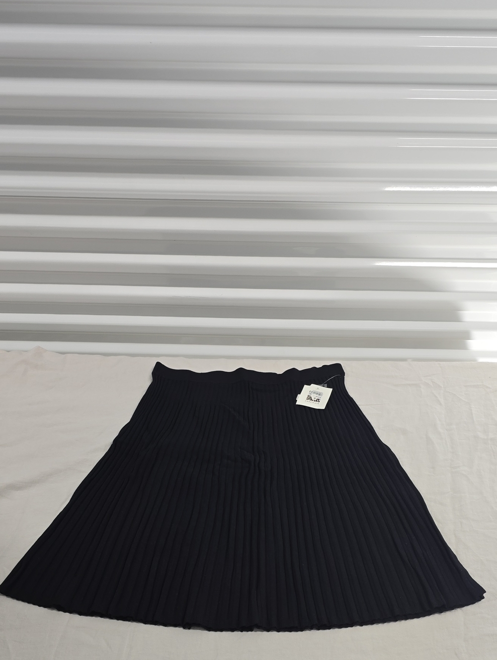Anne Klein Black Pleated A-Line Skirt